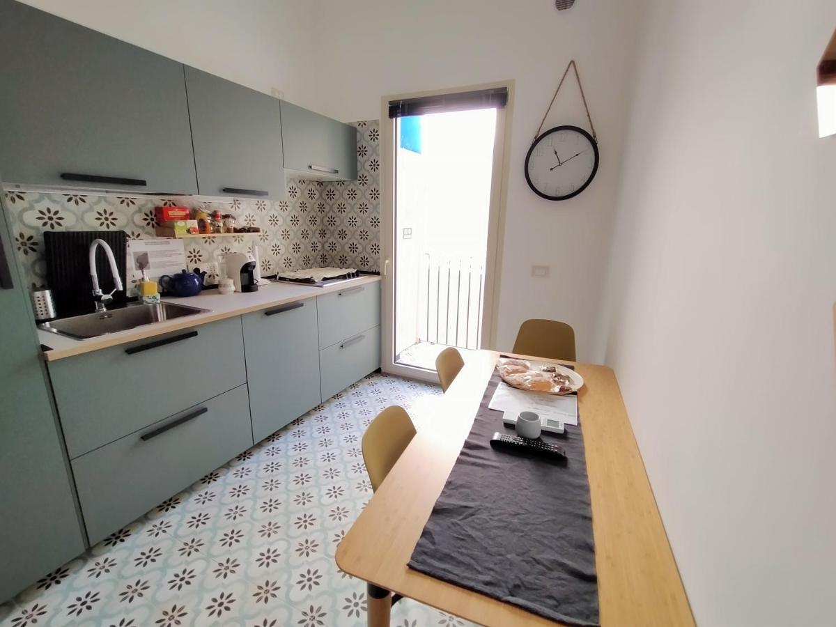 Sonnino Suite Jacuzzi Apartment Bari Luaran gambar