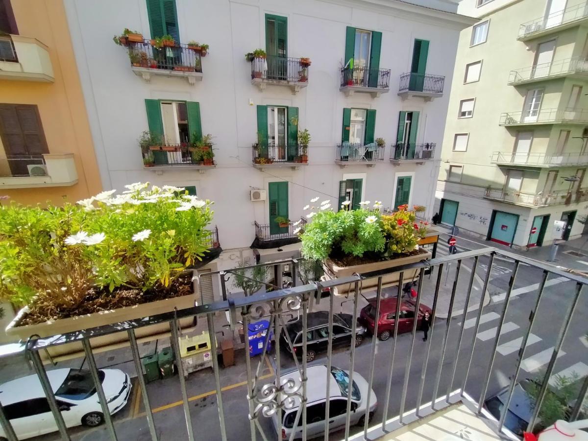 Sonnino Suite Jacuzzi Apartment Bari Luaran gambar